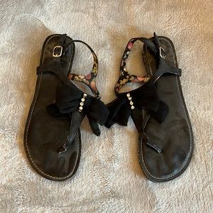 Adorable black sandals